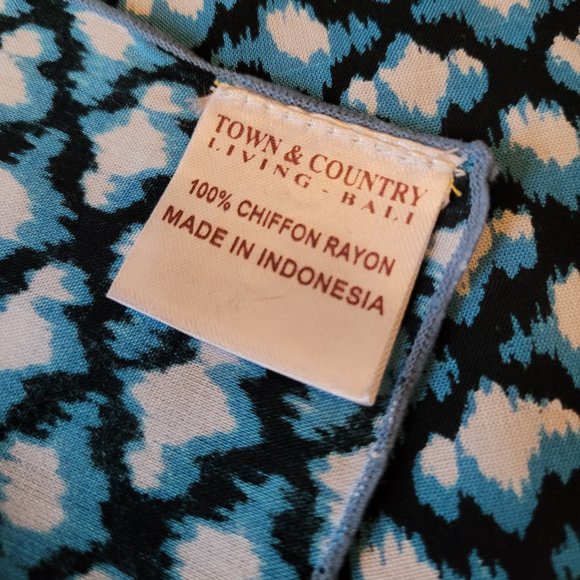 *FREE ADD ON* Ikat Printed Scarf from Bali, Indonesia (New, No Tags) - Picture 3 of 3